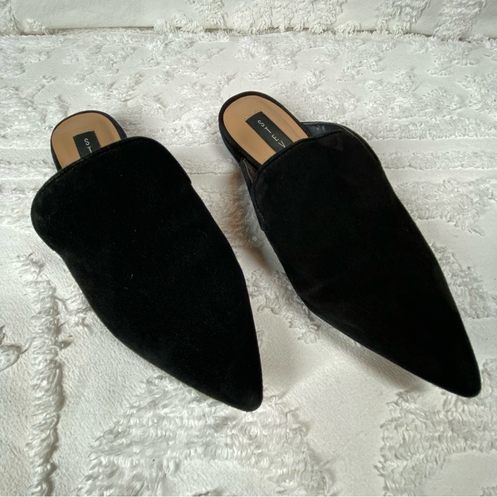 Steve Madden Black Pointed Toe Slip-On Flats